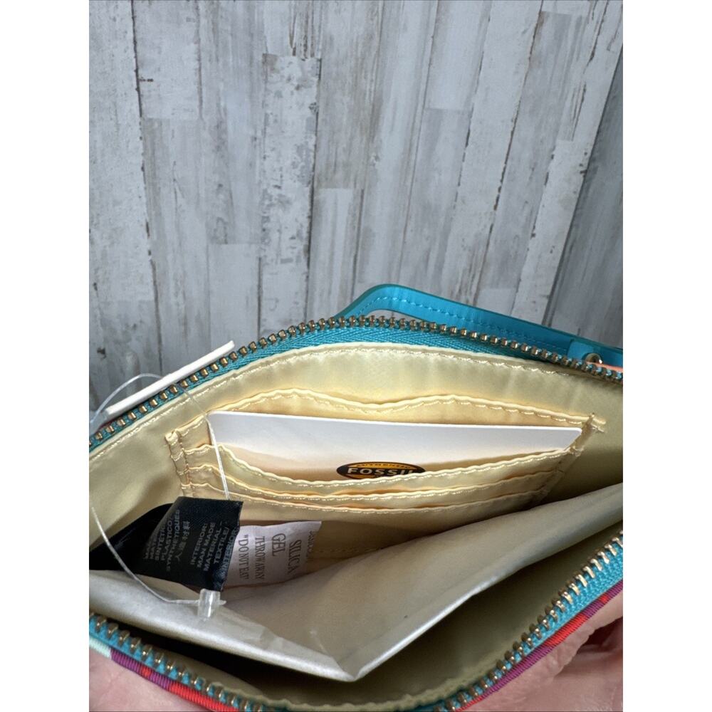 Fossil NWT Raspberry Keyper Wallet Wristlet - Picture 6 of 8